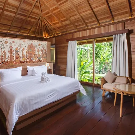 Giriwood Hotel & Villa-2